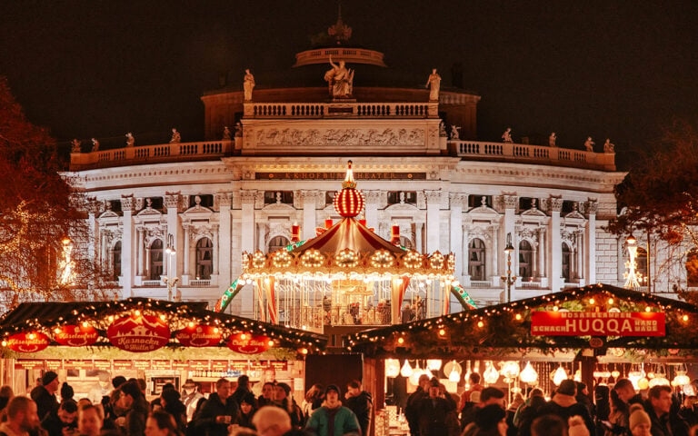 Christkindlmarkt, Rathausplatz / Christmas Market, Rathausplatz