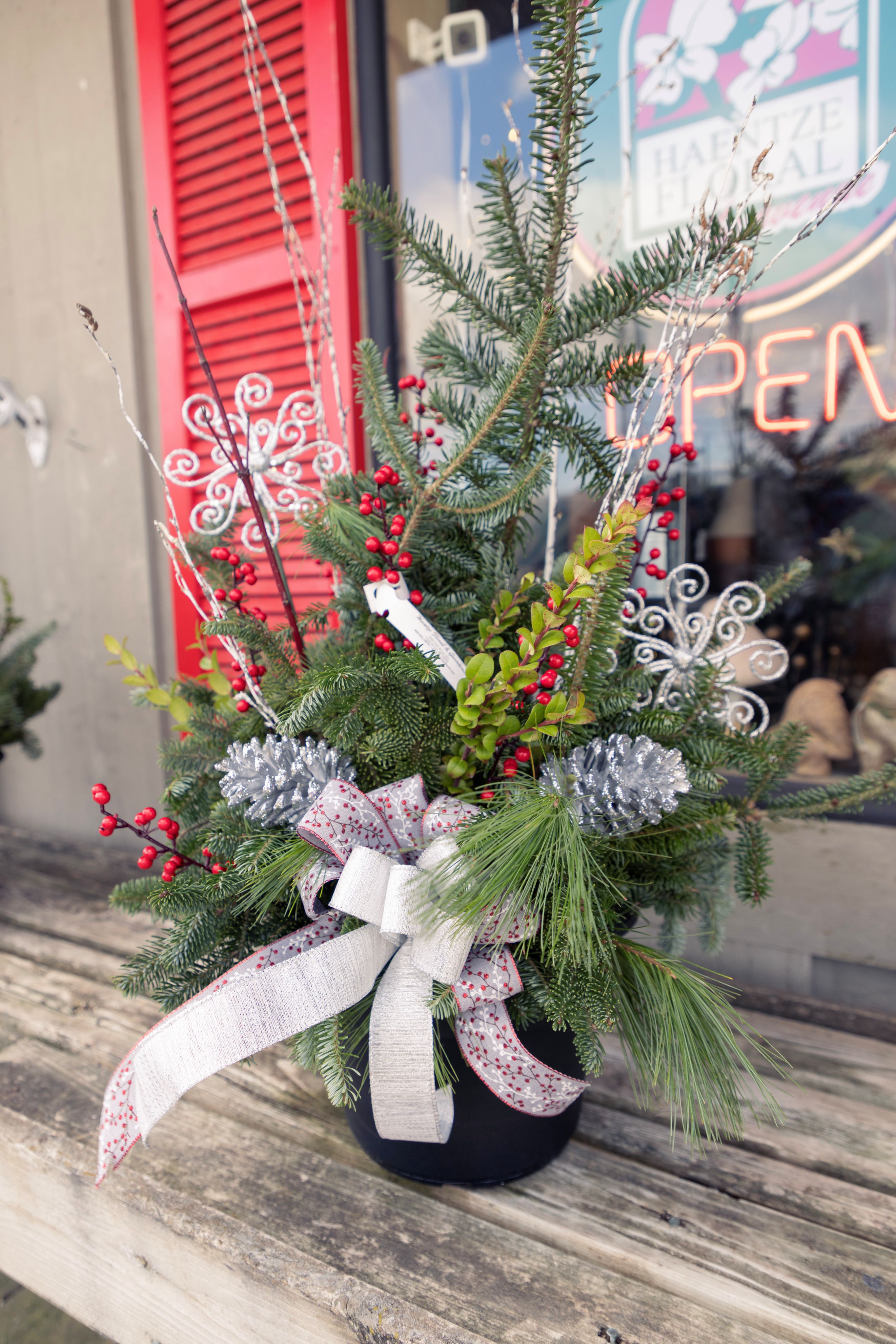 Haentze Floral holiday decor
