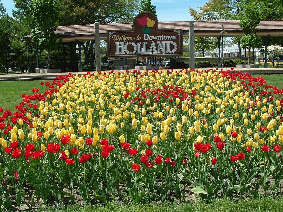 Best time to visit Holland, MI for tulips